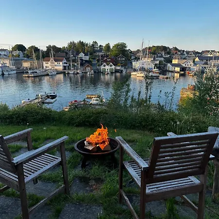 Lovely In Maritime Surroundings Near Villa